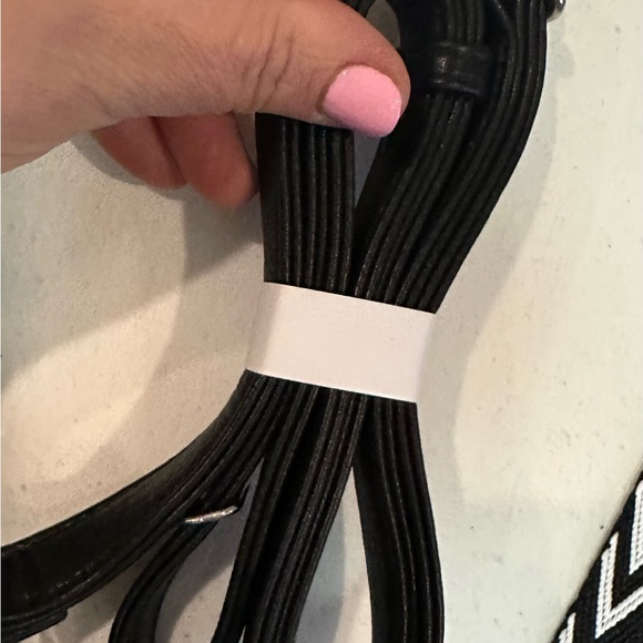 Stylish Black Crossbody Bag with Patterned Strap - Picture 6 of 6